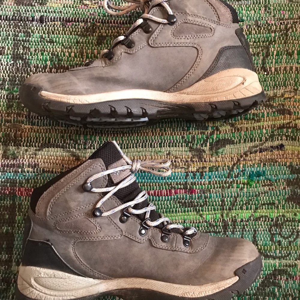 Columbia Hiking Boots Size 9 Women’s